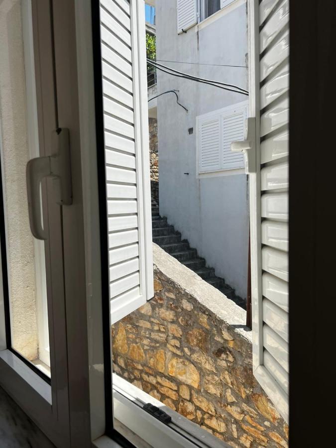 Nona'S Rooms Himarë Exterior foto